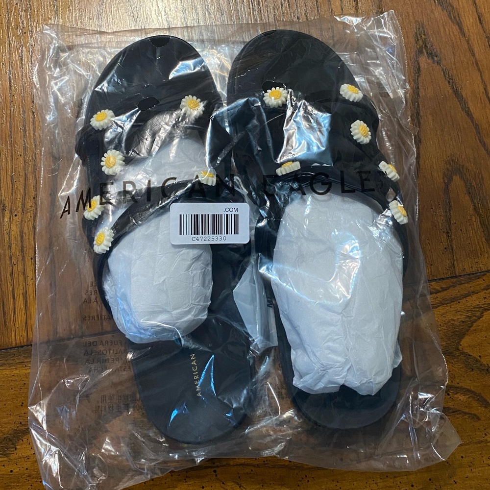 NWT - AE Women’s Y2K Strappy Floral Sandal (Black & Yellow Floral / Multi Sizes) - Picture 7 of 9